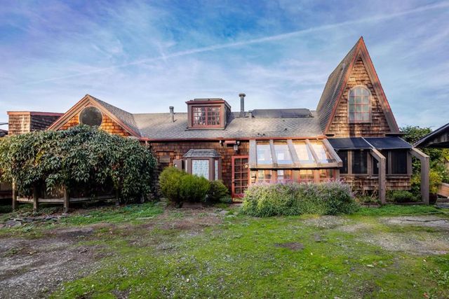 1009 Miramontes Street, Half Moon Bay, CA 94019