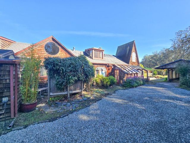 1009 Miramontes Street, Half Moon Bay, CA 94019