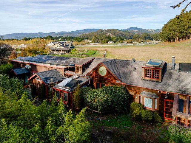 1009 Miramontes Street, Half Moon Bay, CA 94019