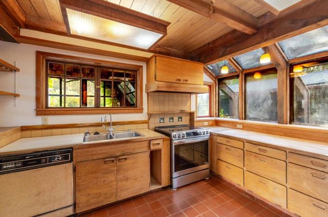 1009 Miramontes Street, Half Moon Bay, CA 94019