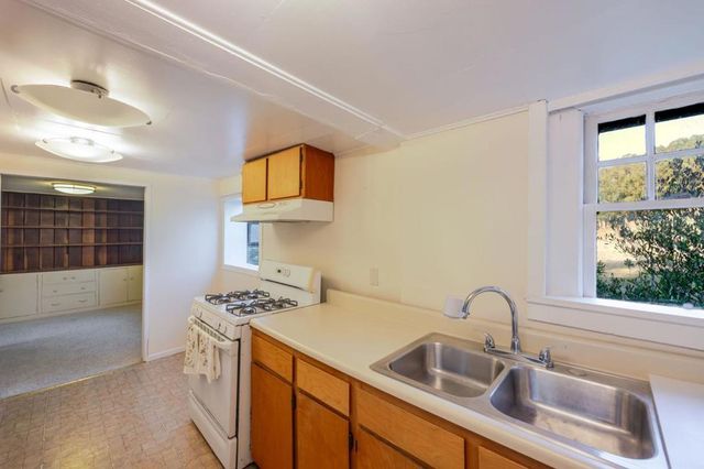 1009 Miramontes Street, Half Moon Bay, CA 94019