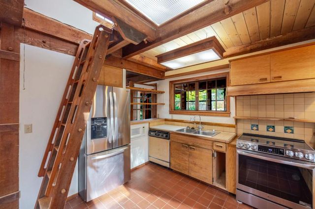 1009 Miramontes Street, Half Moon Bay, CA 94019