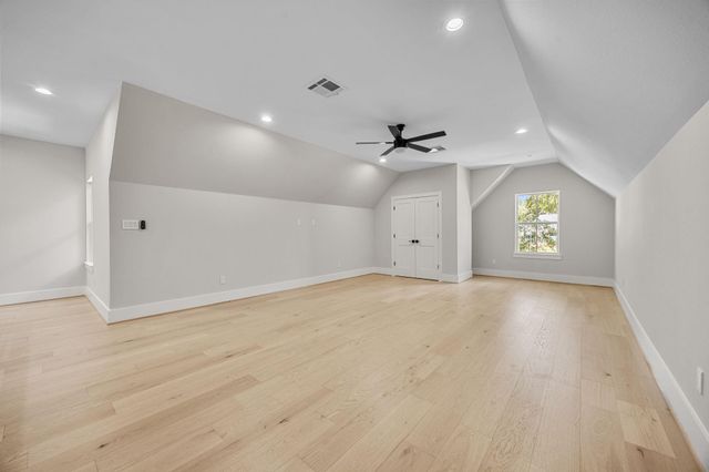 412 S Garrett Circle, Bellville, TX 77418