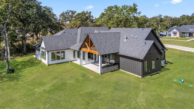 412 S Garrett Circle, Bellville, TX 77418