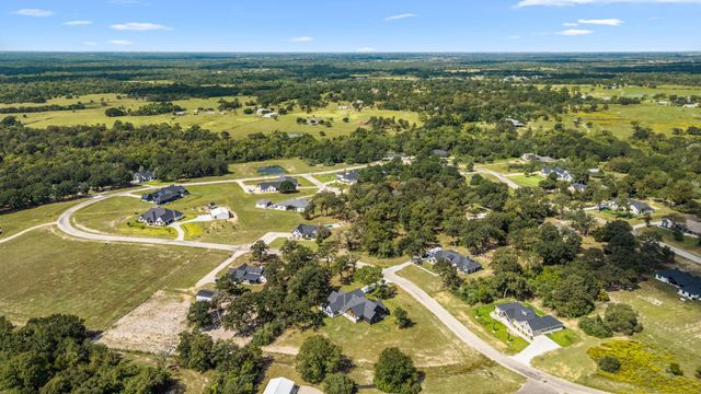 412 S Garrett Circle, Bellville, TX 77418