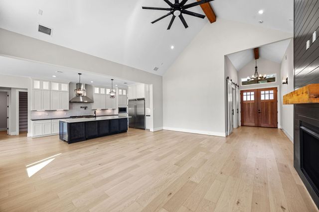 412 S Garrett Circle, Bellville, TX 77418