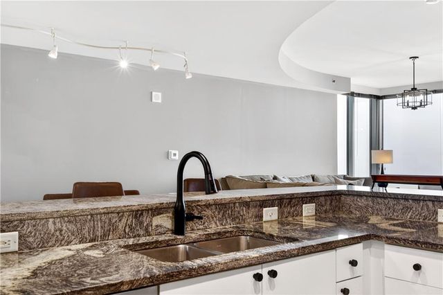 3338 Peachtree NE Road 2808, Atlanta, GA 30326