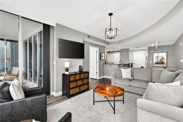 3338 Peachtree NE Road 2808, Atlanta, GA 30326