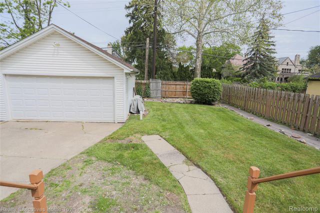 18244 Parkside Street, Detroit, MI 48221