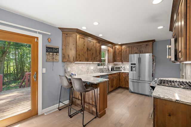 559 N 450 E, Valparaiso, IN 46383