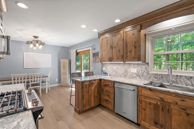 559 N 450 E, Valparaiso, IN 46383
