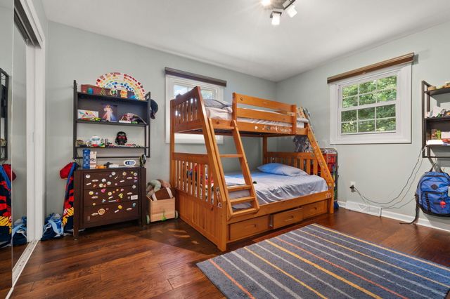 559 N 450 E, Valparaiso, IN 46383