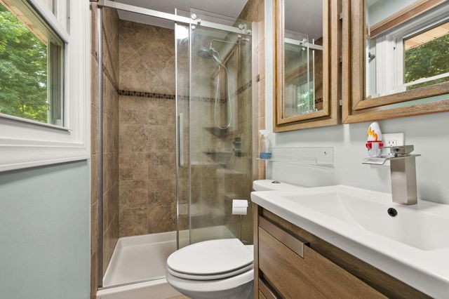 559 N 450 E, Valparaiso, IN 46383