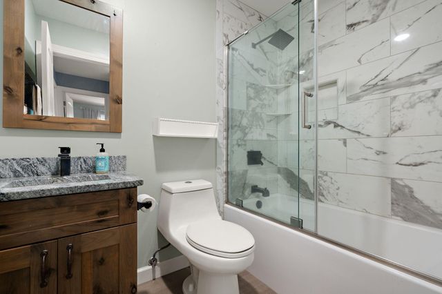 559 N 450 E, Valparaiso, IN 46383