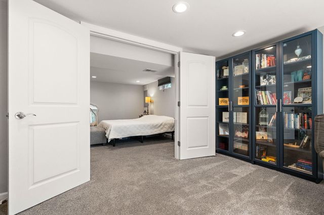 559 N 450 E, Valparaiso, IN 46383