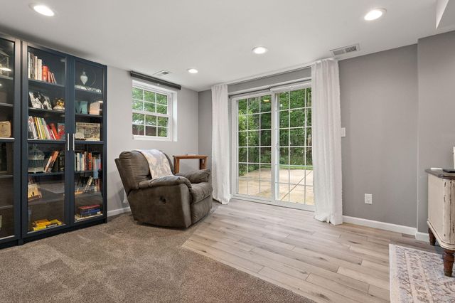 559 N 450 E, Valparaiso, IN 46383