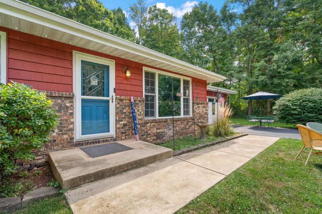 559 N 450 E, Valparaiso, IN 46383