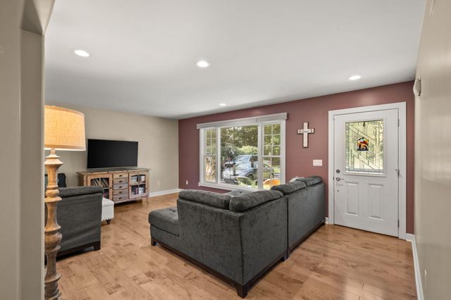 559 N 450 E, Valparaiso, IN 46383