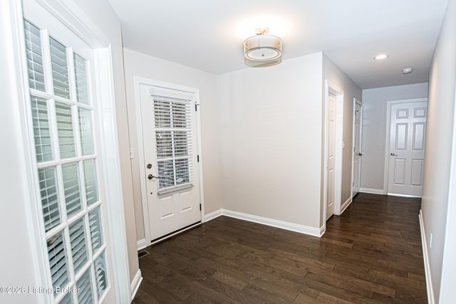 10104 Cedar Garden Dr, Louisville, KY 40291
