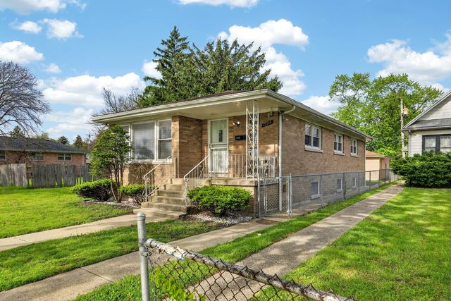12326 S Racine Avenue, Calumet Park, IL 60827