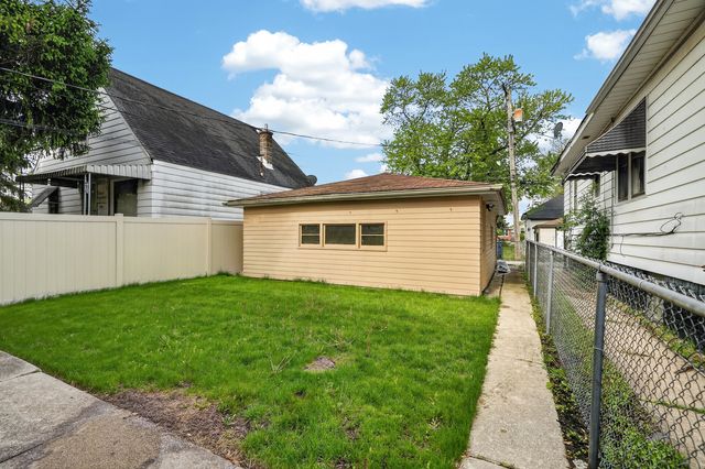 12326 S Racine Avenue, Calumet Park, IL 60827