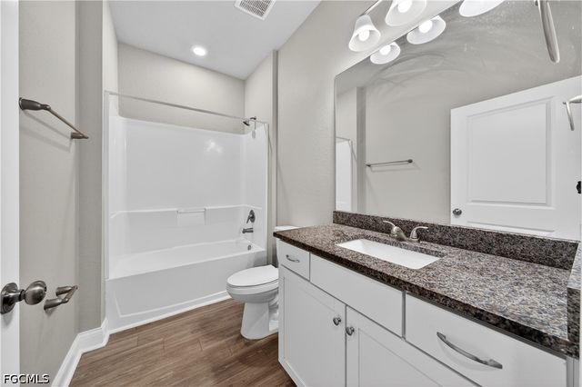 1001 NE 35th LN, Cape Coral, FL 33909