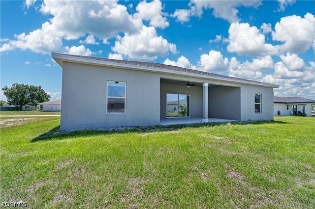 1001 NE 35th LN, Cape Coral, FL 33909