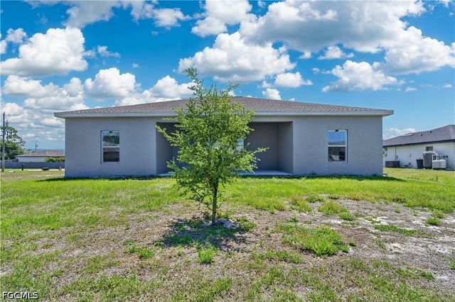 1001 NE 35th LN, Cape Coral, FL 33909