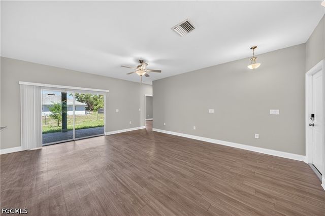 1001 NE 35th LN, Cape Coral, FL 33909