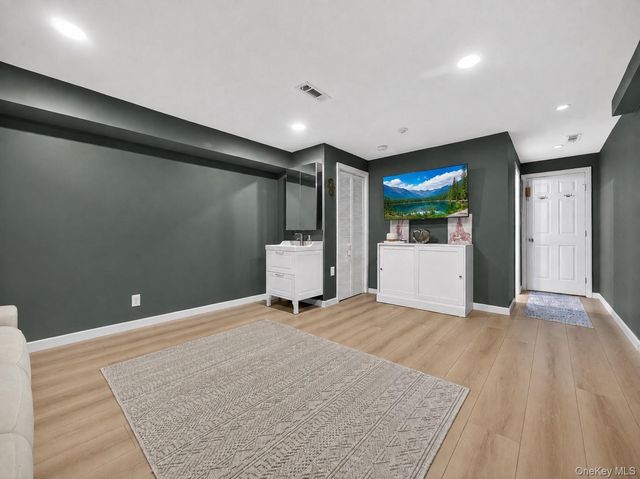 198 Eagle Ridge Way, Nanuet, NY 10954