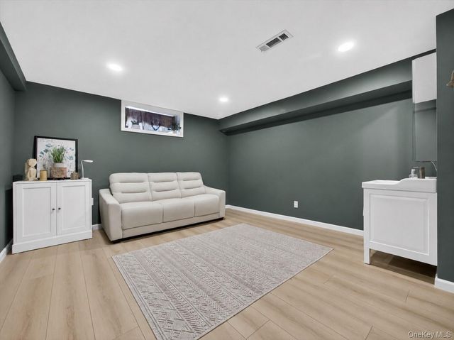 198 Eagle Ridge Way, Nanuet, NY 10954