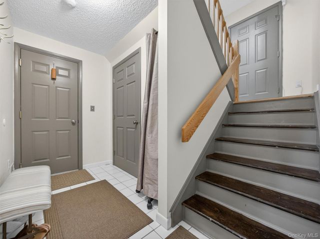 198 Eagle Ridge Way, Nanuet, NY 10954