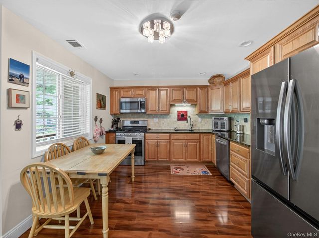 198 Eagle Ridge Way, Nanuet, NY 10954