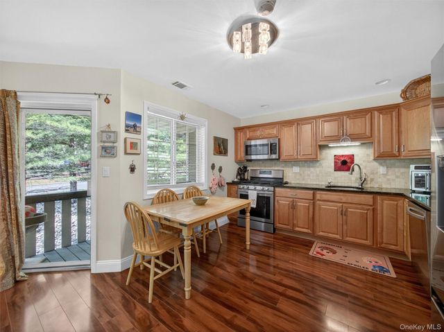 198 Eagle Ridge Way, Nanuet, NY 10954