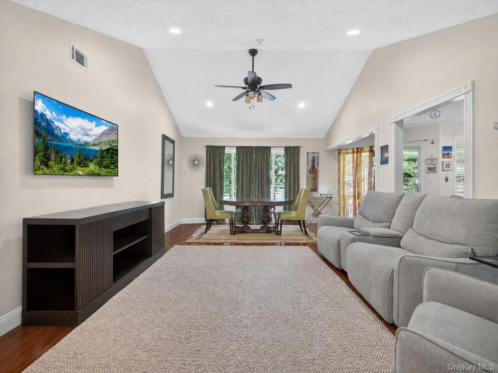 198 Eagle Ridge Way, Nanuet, NY 10954 — photo 4