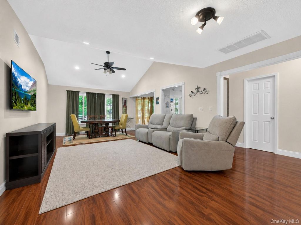 198 Eagle Ridge Way, Nanuet, NY 10954 — photo 5