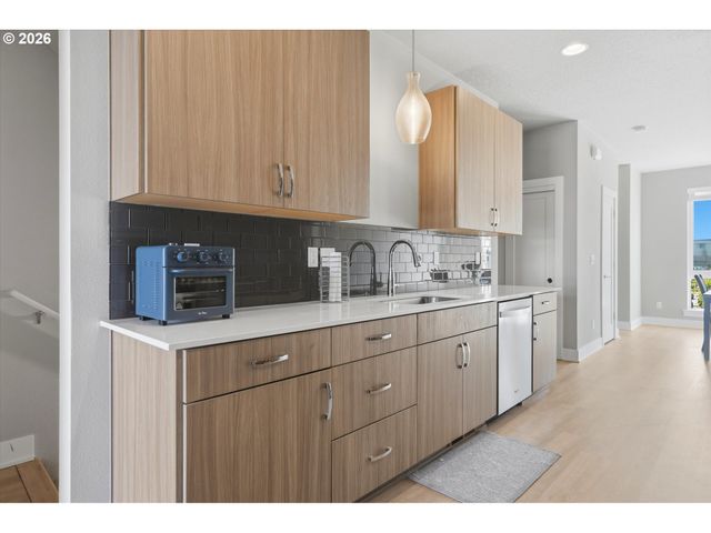 12418 Sw 171ST Ter, Beaverton, OR 97007