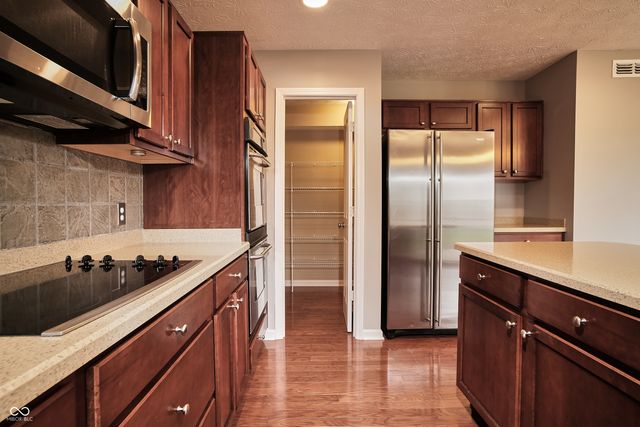 11813 Traymoore Drive, Fishers, IN 46038