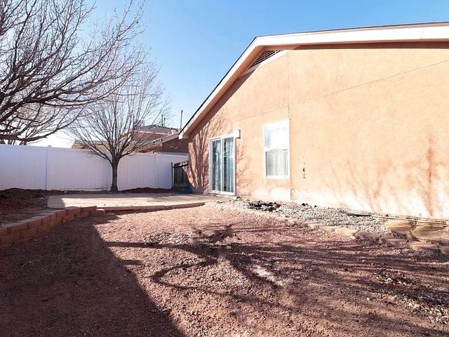 8016 Greythorn Road SW, Albuquerque, NM 87121