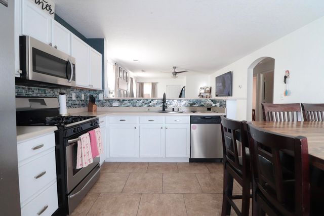 8016 Greythorn Road SW, Albuquerque, NM 87121