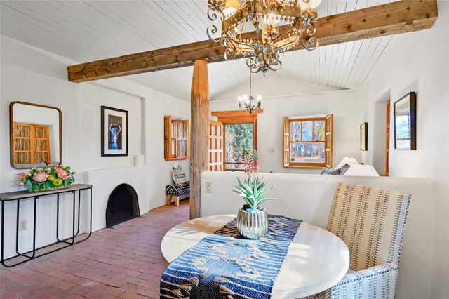 654 B San Francisco, Santa Fe, NM 87501