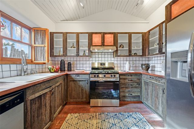 654 B San Francisco, Santa Fe, NM 87501