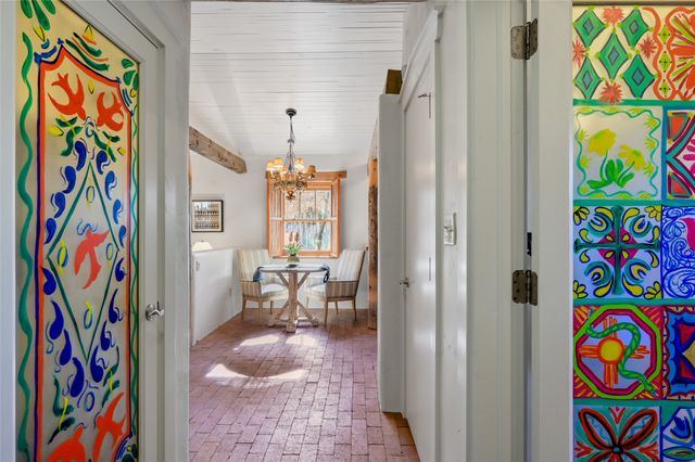 654 B San Francisco, Santa Fe, NM 87501