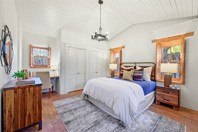 654 B San Francisco, Santa Fe, NM 87501