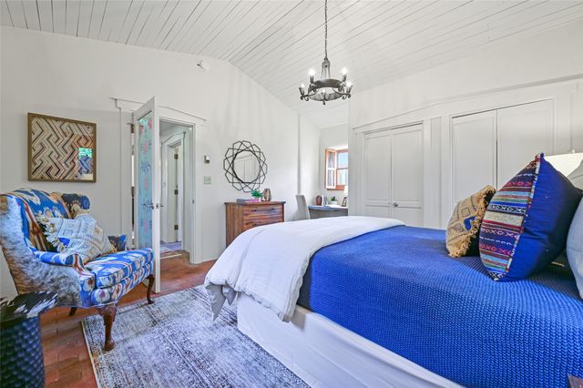 654 B San Francisco, Santa Fe, NM 87501