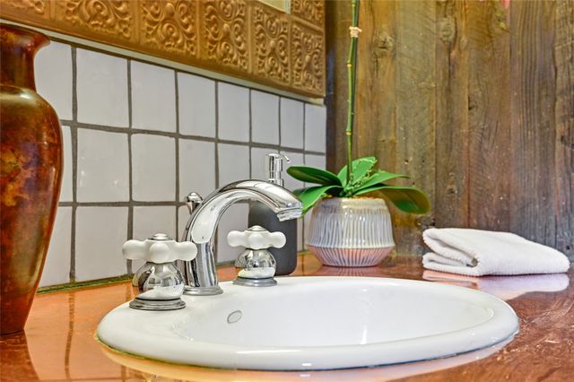 654 B San Francisco, Santa Fe, NM 87501