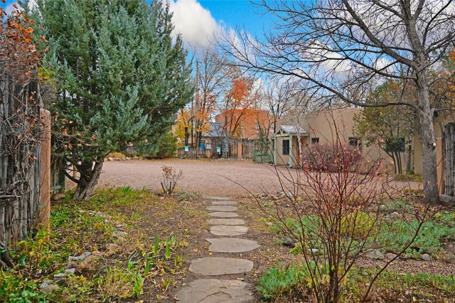 654 B San Francisco, Santa Fe, NM 87501