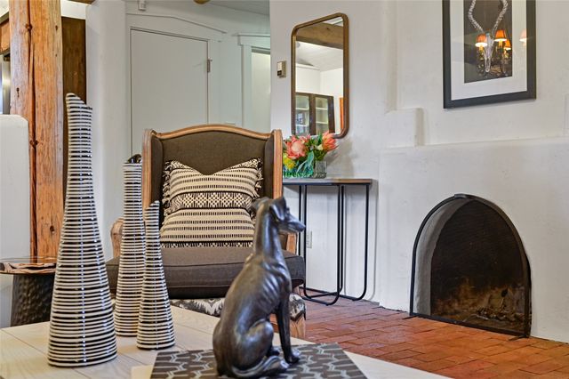 654 B San Francisco, Santa Fe, NM 87501