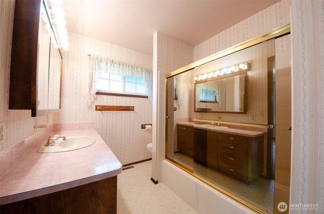 1487 Centralia Alpha Road, Chehalis, WA 98532