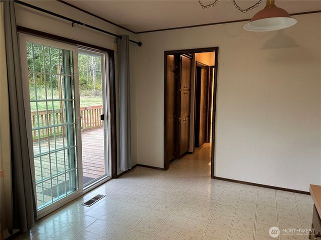 1487 Centralia Alpha Road, Chehalis, WA 98532